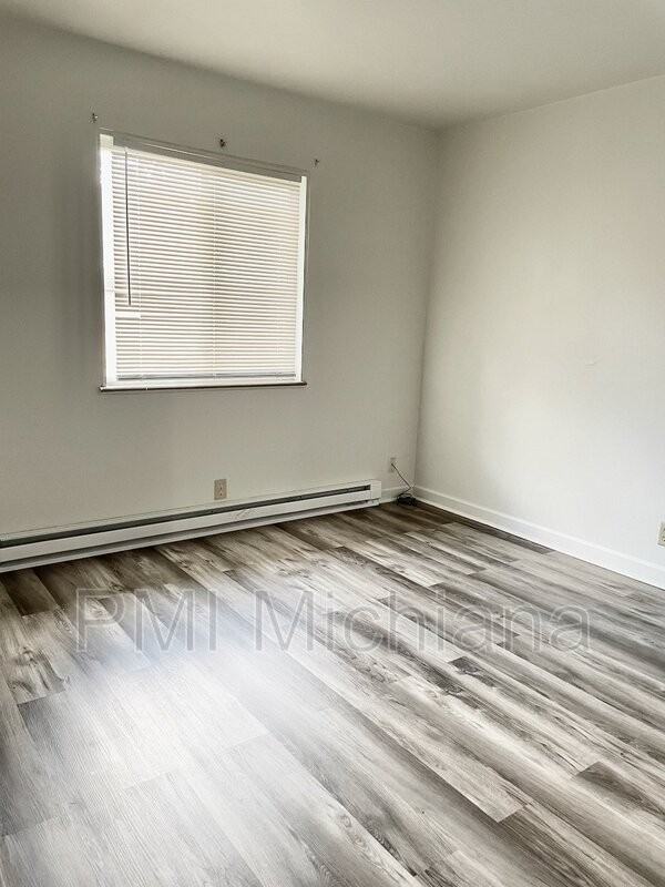 2010 Lathrop St - Photo 3 of 9