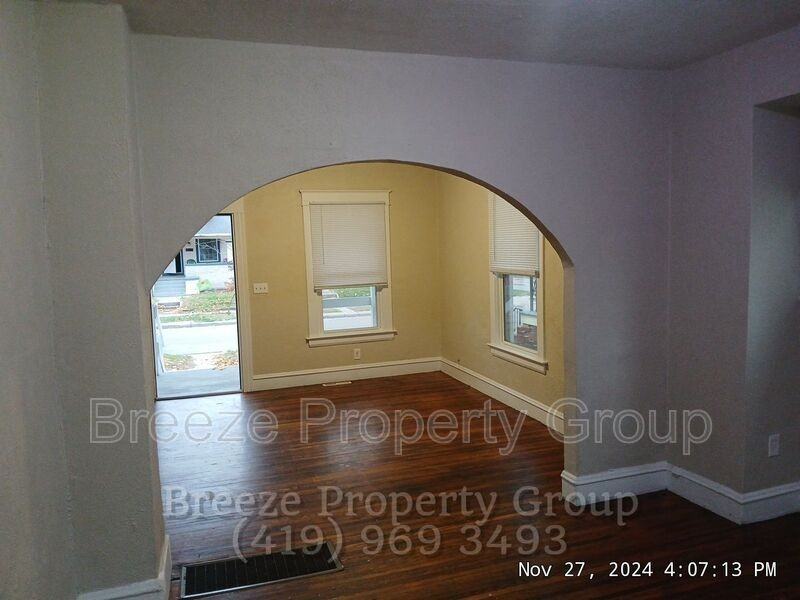 705 Nicholas St - Photo 5 of 12