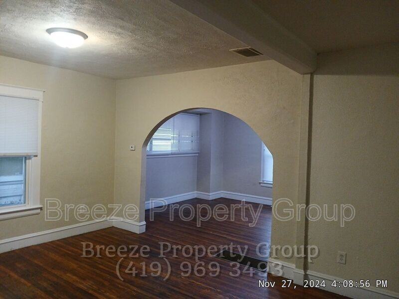 705 Nicholas St - Photo 7 of 12