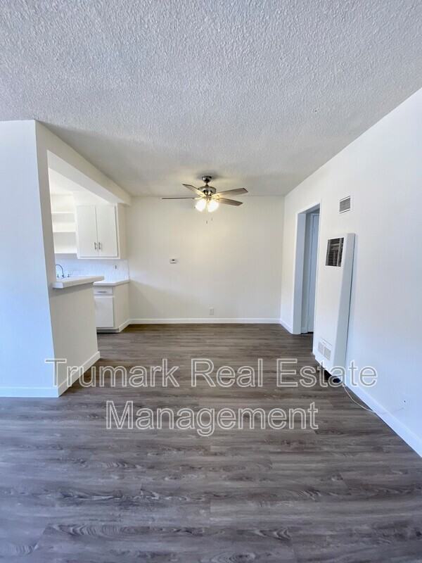 585 E Washington Blvd #28 - Photo 2 of 9