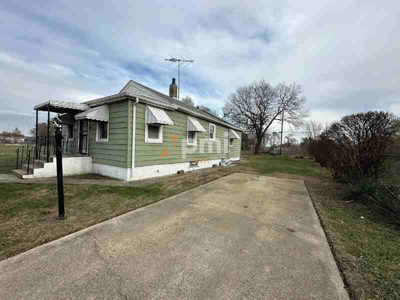 2129 Jefferson St - Photo 3 of 18