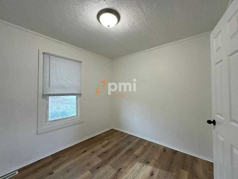 2129 Jefferson St - Photo 7 of 18