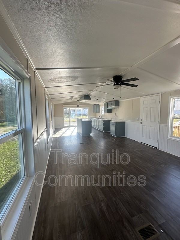 141 Hubert Dr - Photo 2 of 6
