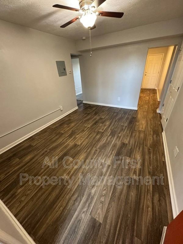 927 Fortress Ave Sw - Photo 2 of 10