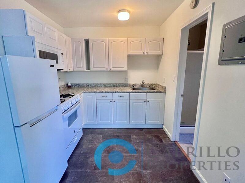 1580 Parrot St #B - Photo 3 of 8