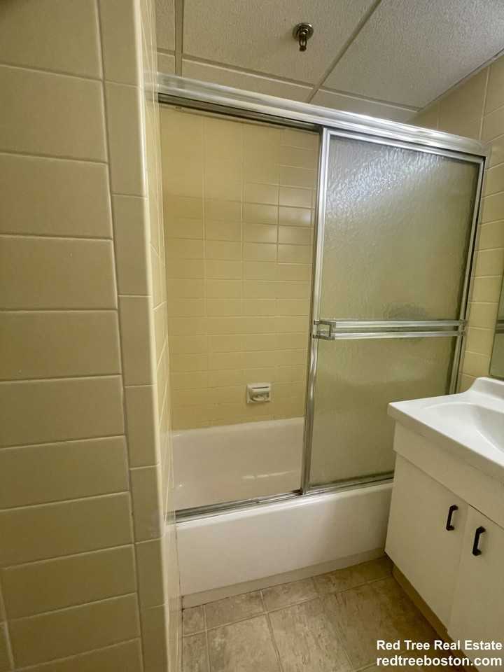 62 Boylston St #726 - Photo 7 of 14