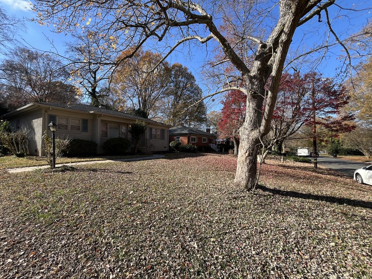 1932 Sandhurst Dr - Photo 3 of 16