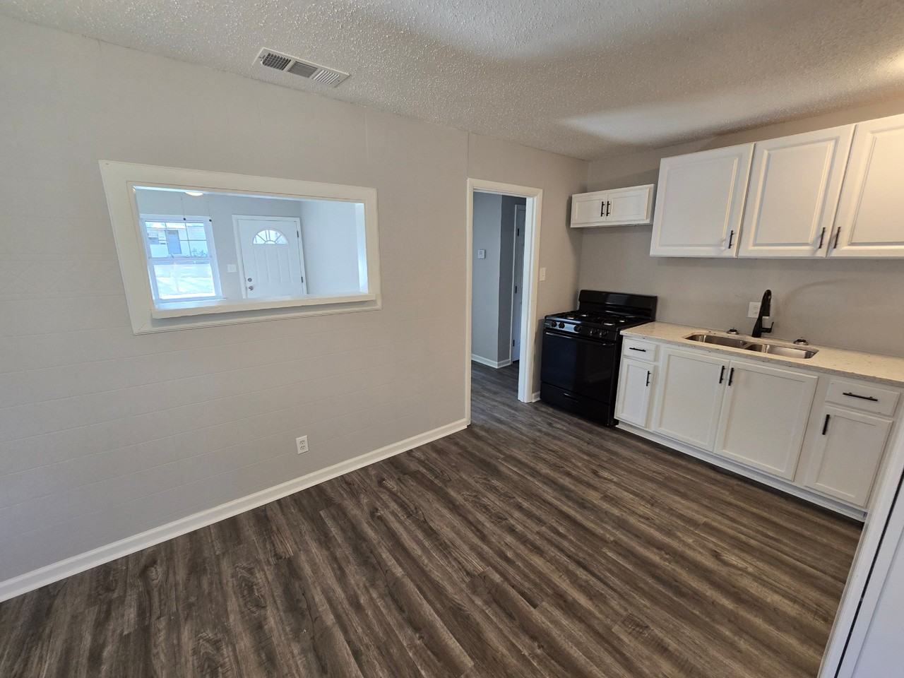 7518 Twin Oaks Rd - Photo 3 of 13