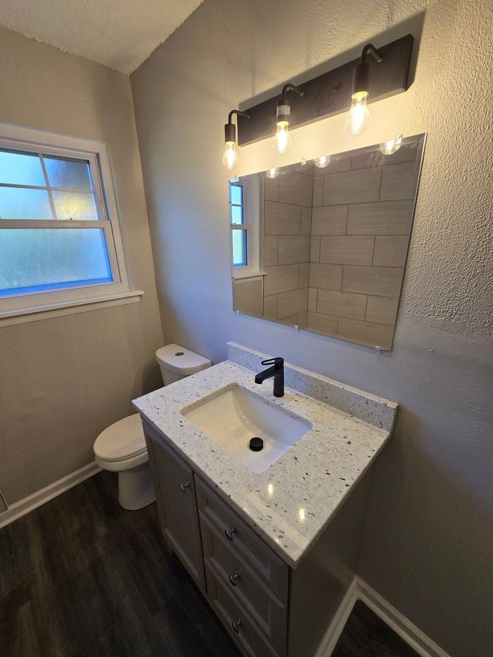 7518 Twin Oaks Rd - Photo 5 of 13