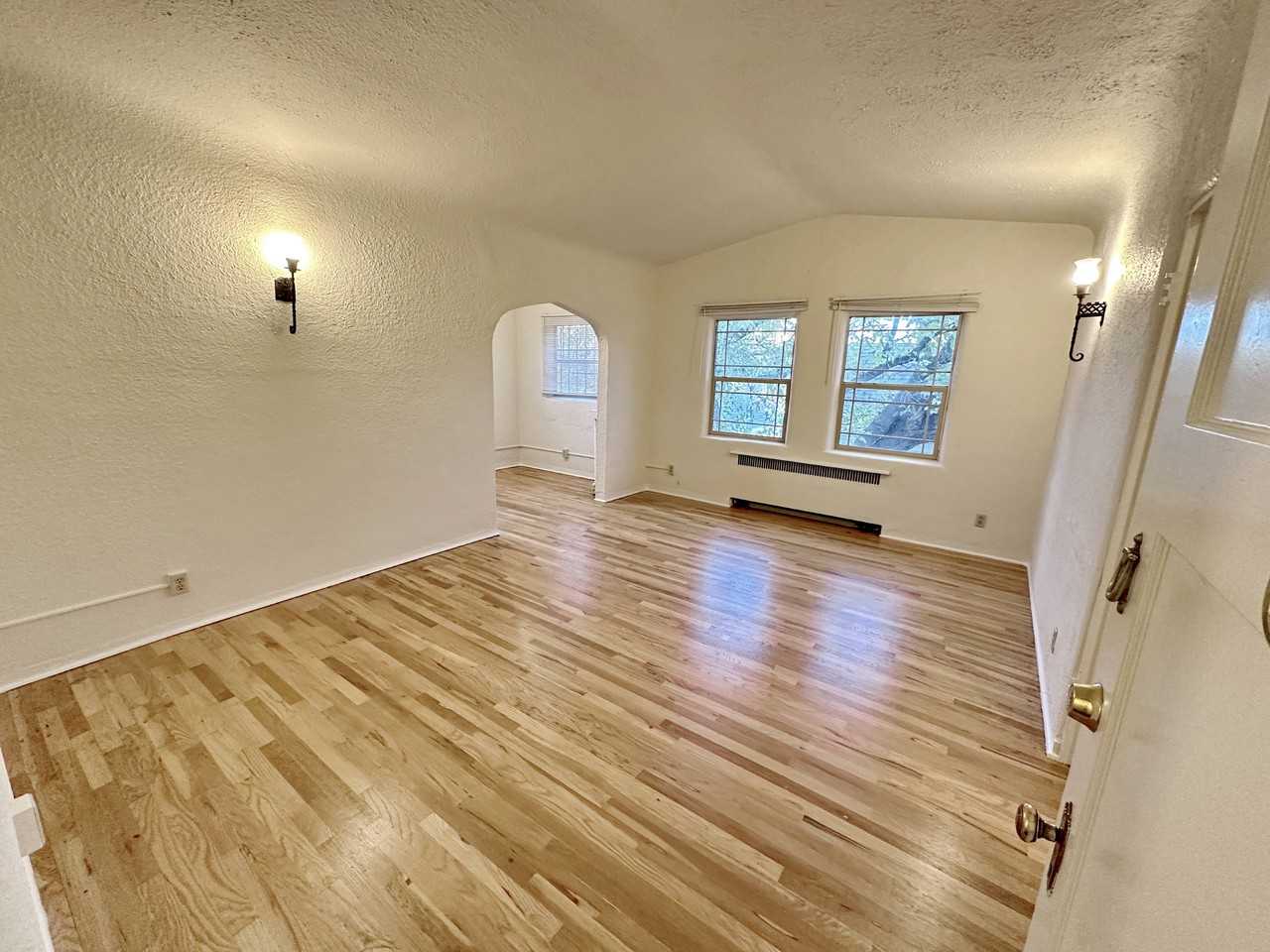 913 Copper Ave Nw - Photo 2 of 22