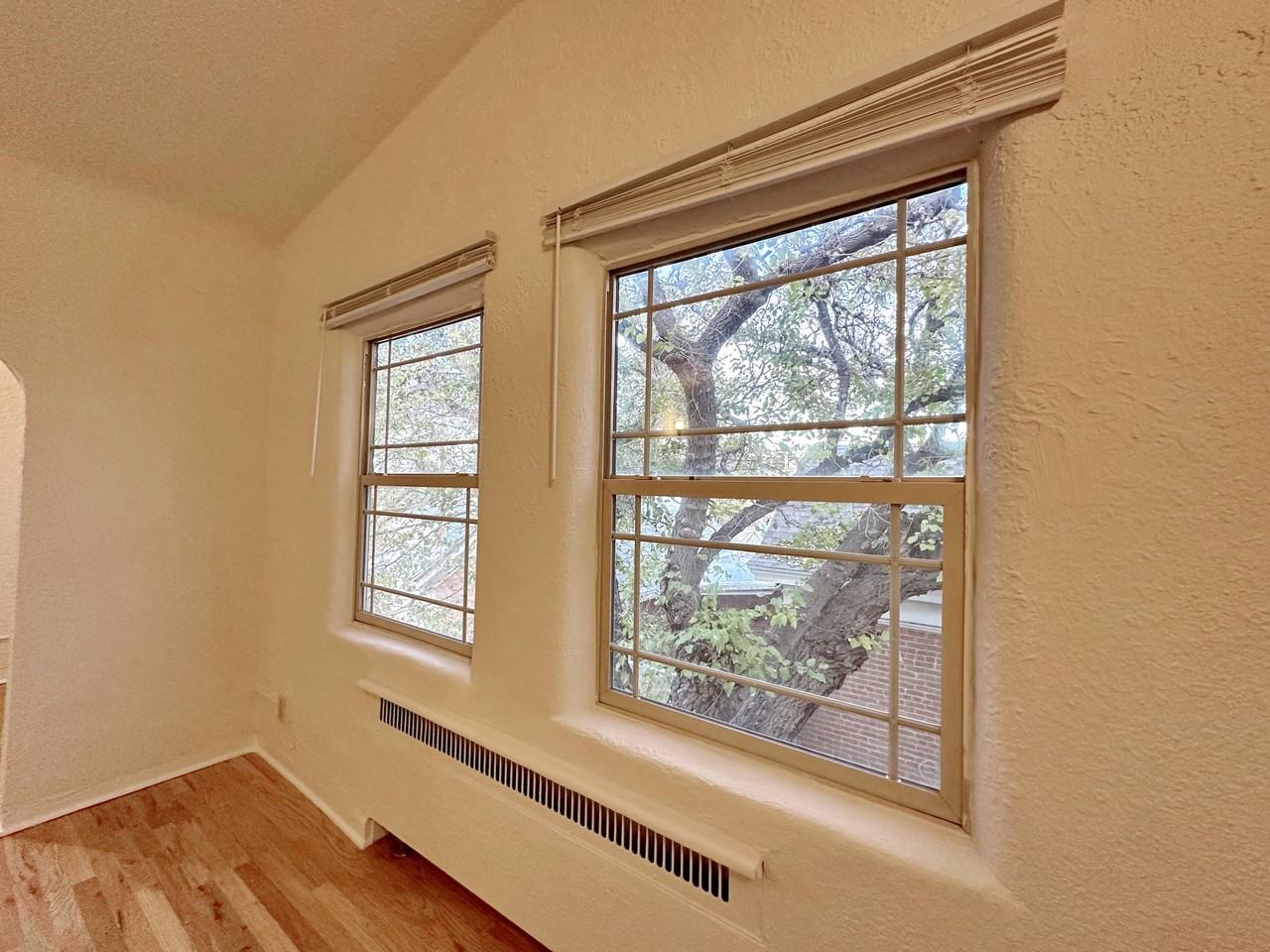 913 Copper Ave Nw - Photo 5 of 38
