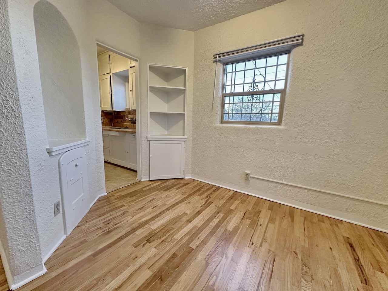 913 Copper Ave Nw - Photo 6 of 38