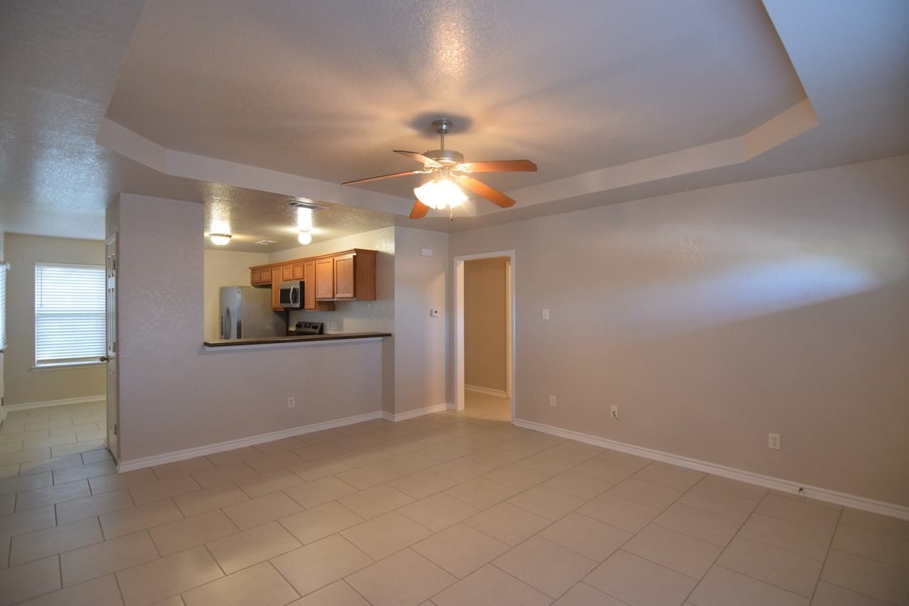 408 West Avenue I - Photo 6 of 19