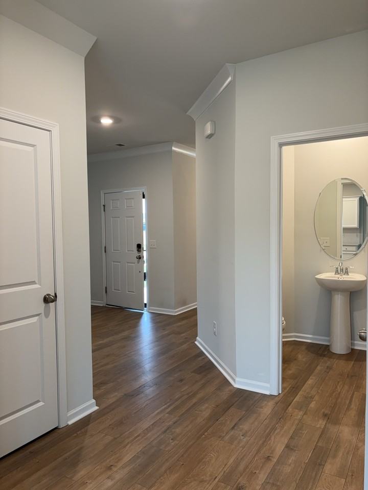 707 Squire Pope Rd - Photo 3 of 46