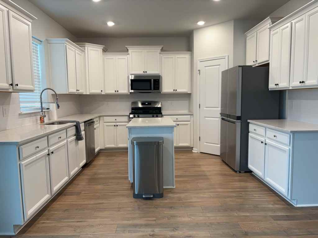 707 Squire Pope Rd - Photo 4 of 46