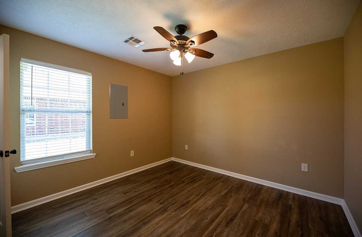 302 Fontenot Rd - Photo 3 of 8