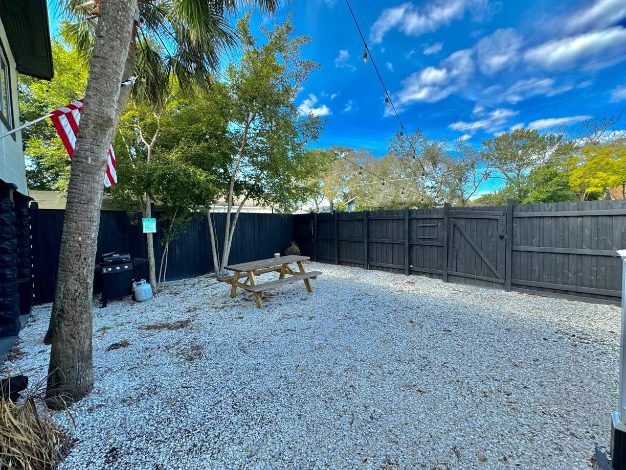 1044 22nd Ave N - Photo 2 of 3