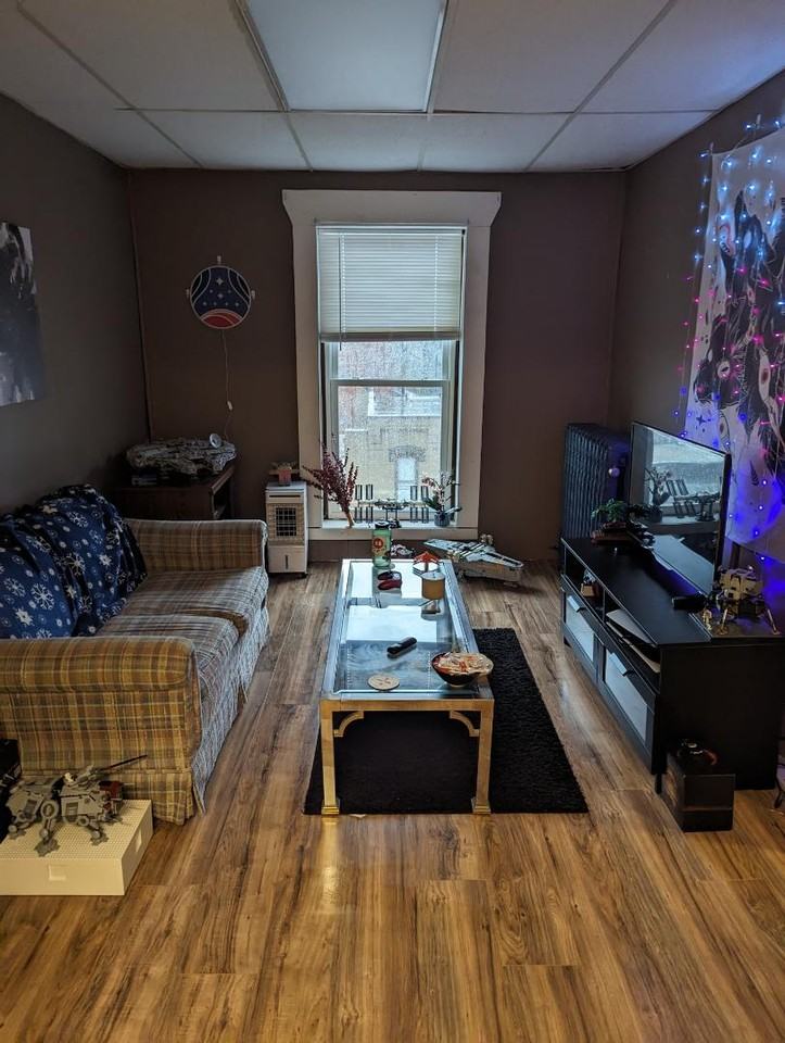 544 Broadway St S - Photo 7 of 50