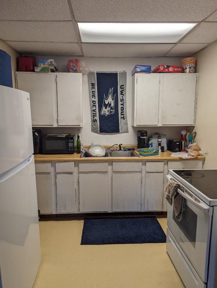 544 Broadway St S - Photo 7 of 50