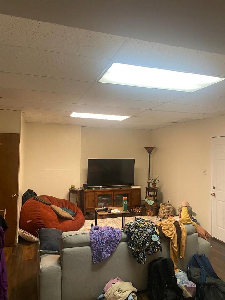 544 Broadway St S - Photo 4 of 50