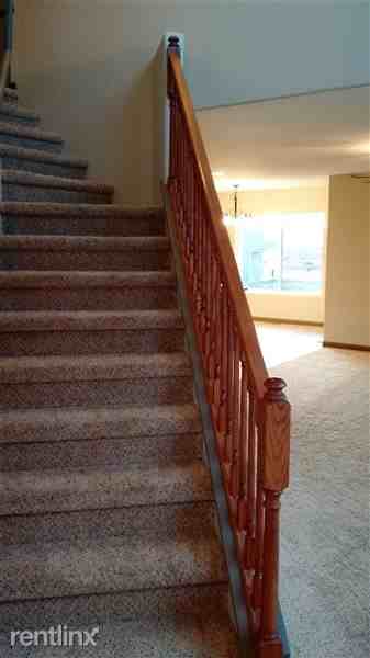 5817 Vanessa Ave - Photo 3 of 8