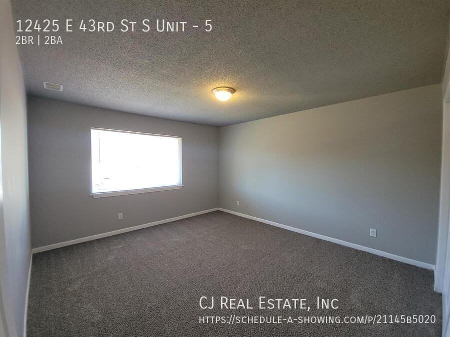 12425 E 43rd St S #5 - Photo 7 of 11