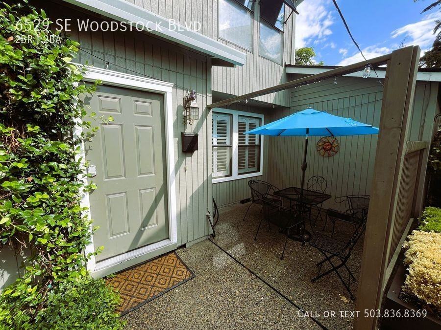 6529 Se Woodstock Blvd - Photo 2 of 42