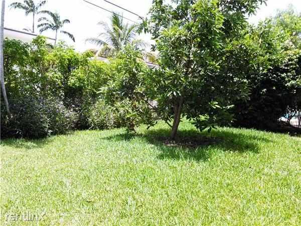 525 Gondoliere Ave - Photo 3 of 19