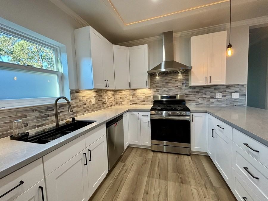 1139 Crespi Dr #B - Photo 2 of 28
