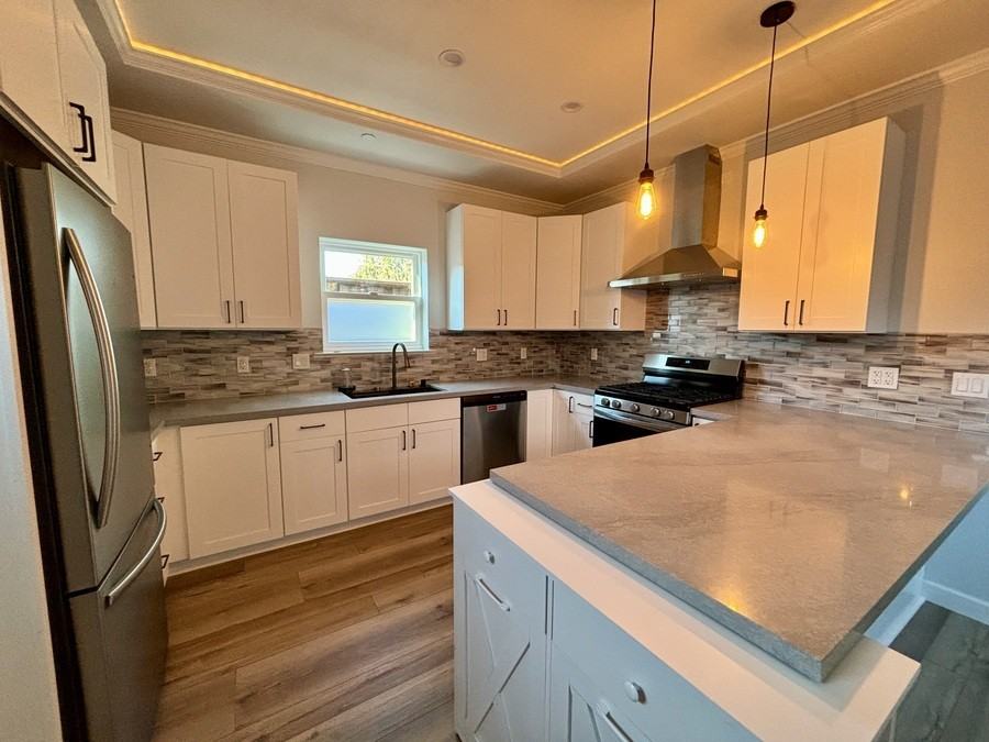 1139 Crespi Dr #B - Photo 3 of 28