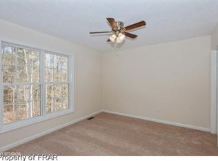 611 Lumberly Ln - Photo 6 of 9