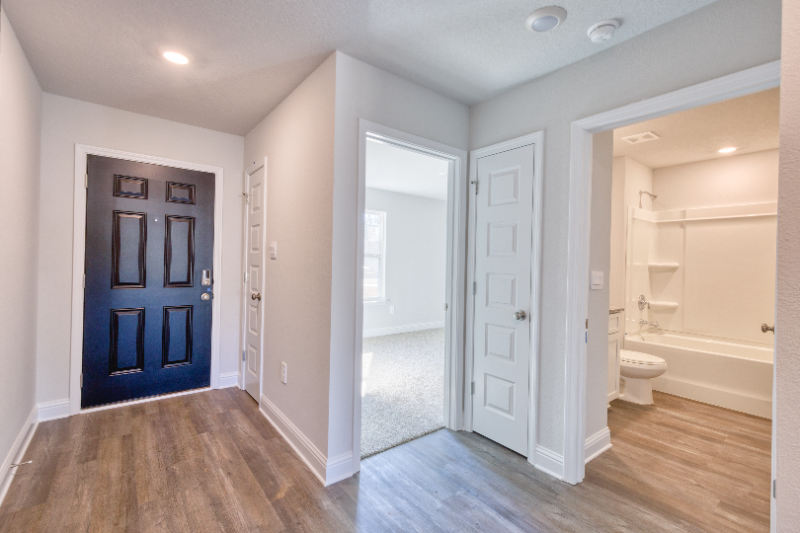 9043 Holly Cv - Photo 3 of 19