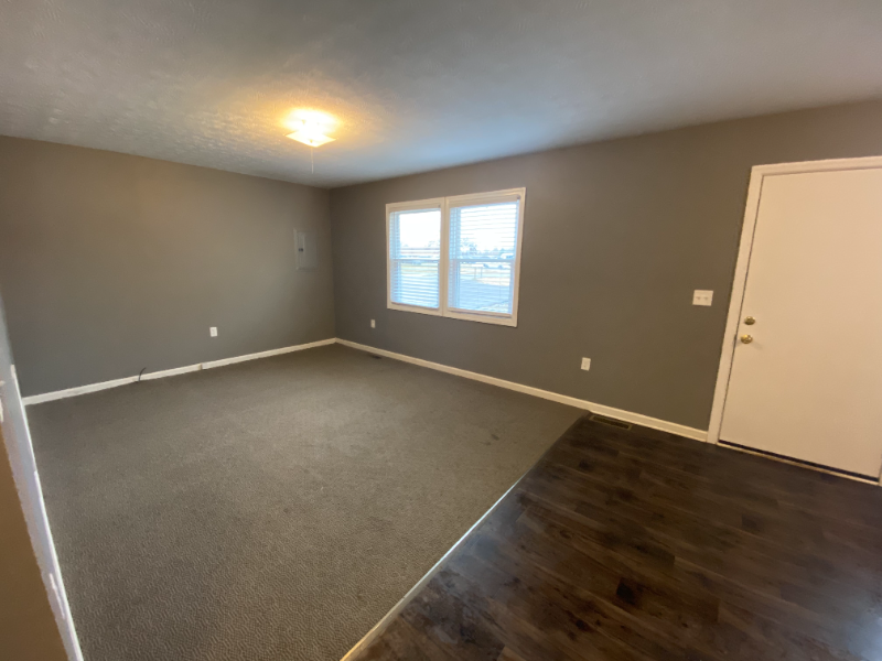 1004 Lewis Ave #B - Photo 3 of 9