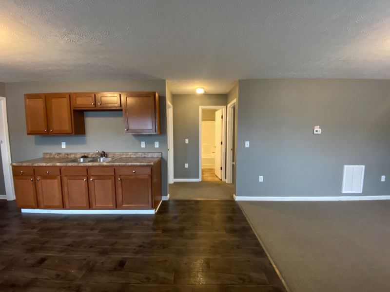 1004 Lewis Ave #B - Photo 4 of 9