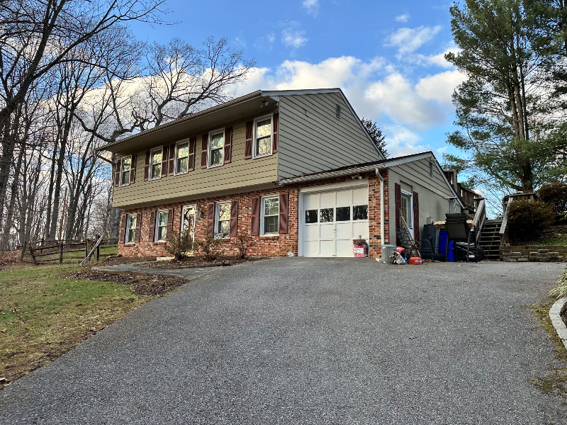 4560 Lynn Burke Rd - Photo 2 of 14