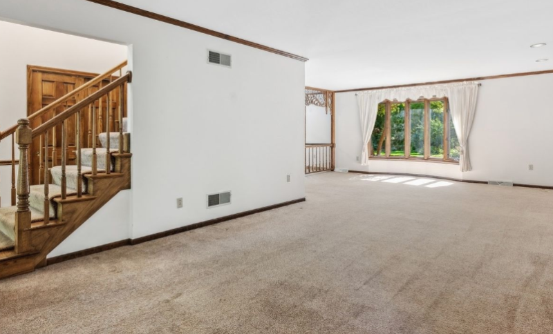 4050 Gilbert Ave - Photo 2 of 8