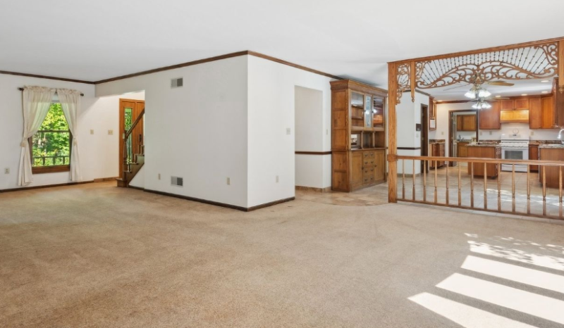 4050 Gilbert Ave - Photo 3 of 8