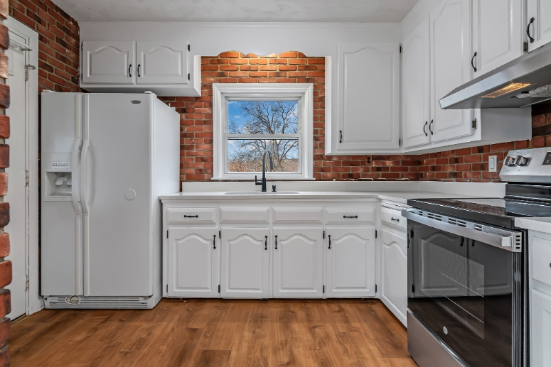 11 Tewksbury St - Photo 3 of 6