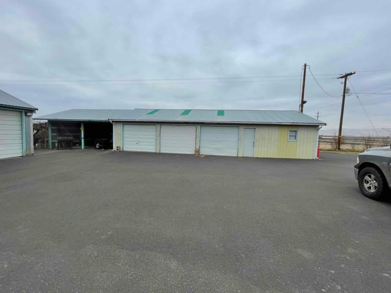 2720 W Wapato Rd - Photo 3 of 14