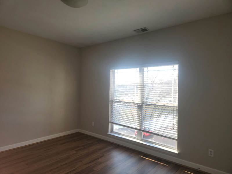 885 Forest Ave #302 - Photo 5 of 6