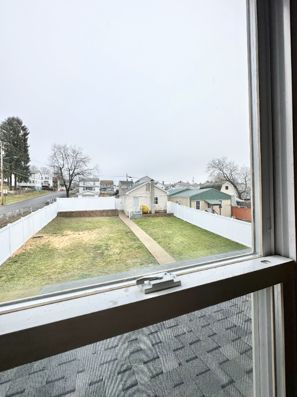 1160 Upper Mulberry St - Photo 2 of 4