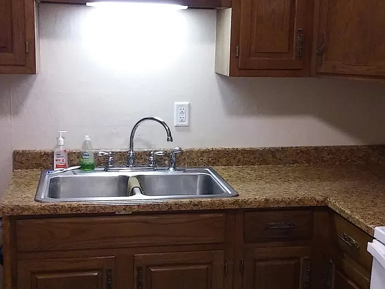 314 E 14th St - Photo 2 of 6