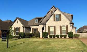 featured image of 5607 Pinetree Loop E