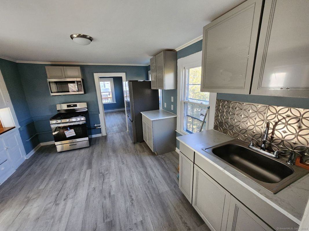 79 Washington Ave ##2 - Photo 2 of 6