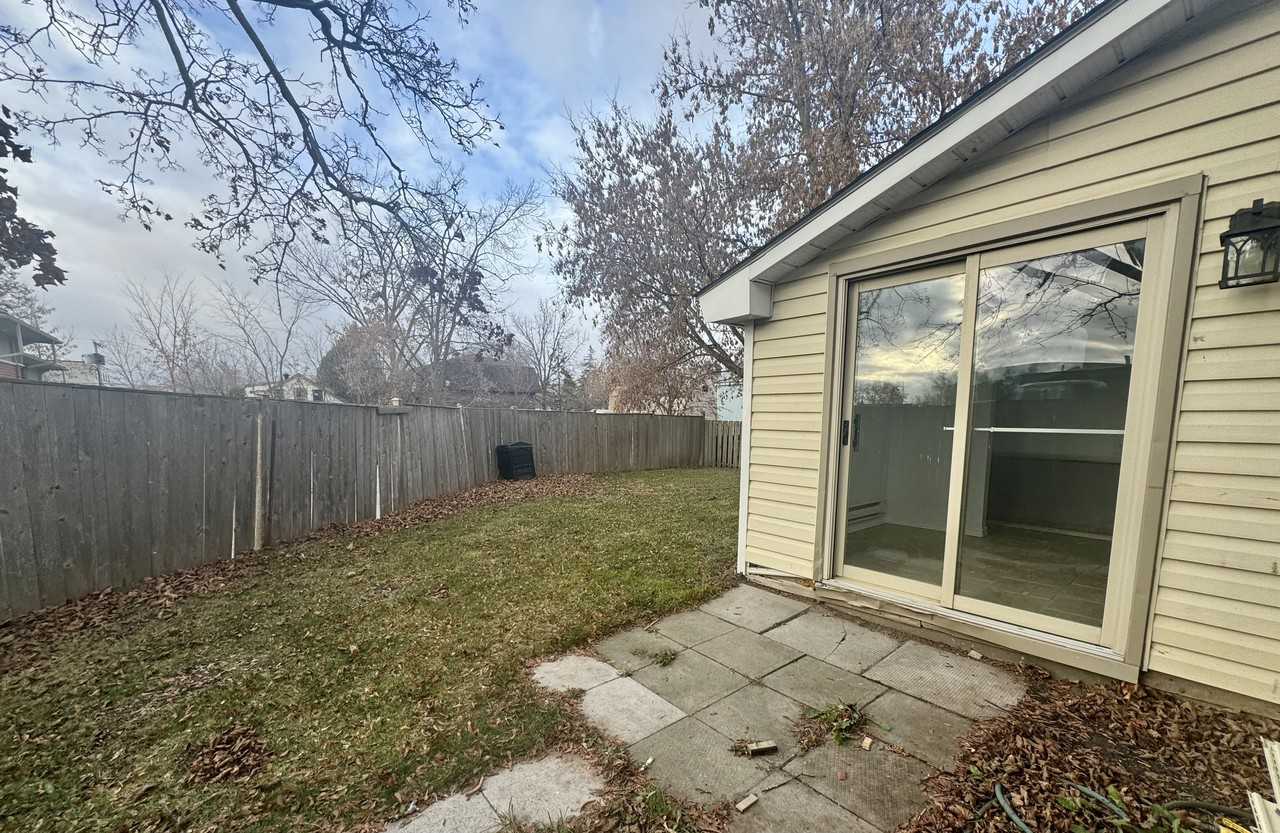 109 Clothier Street West - Photo 3 of 19