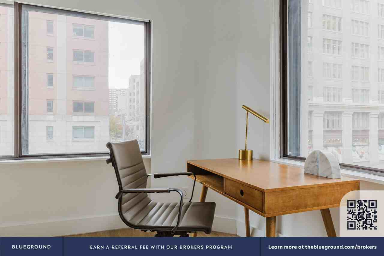 160 West 24 Street - Photo 5 of 50