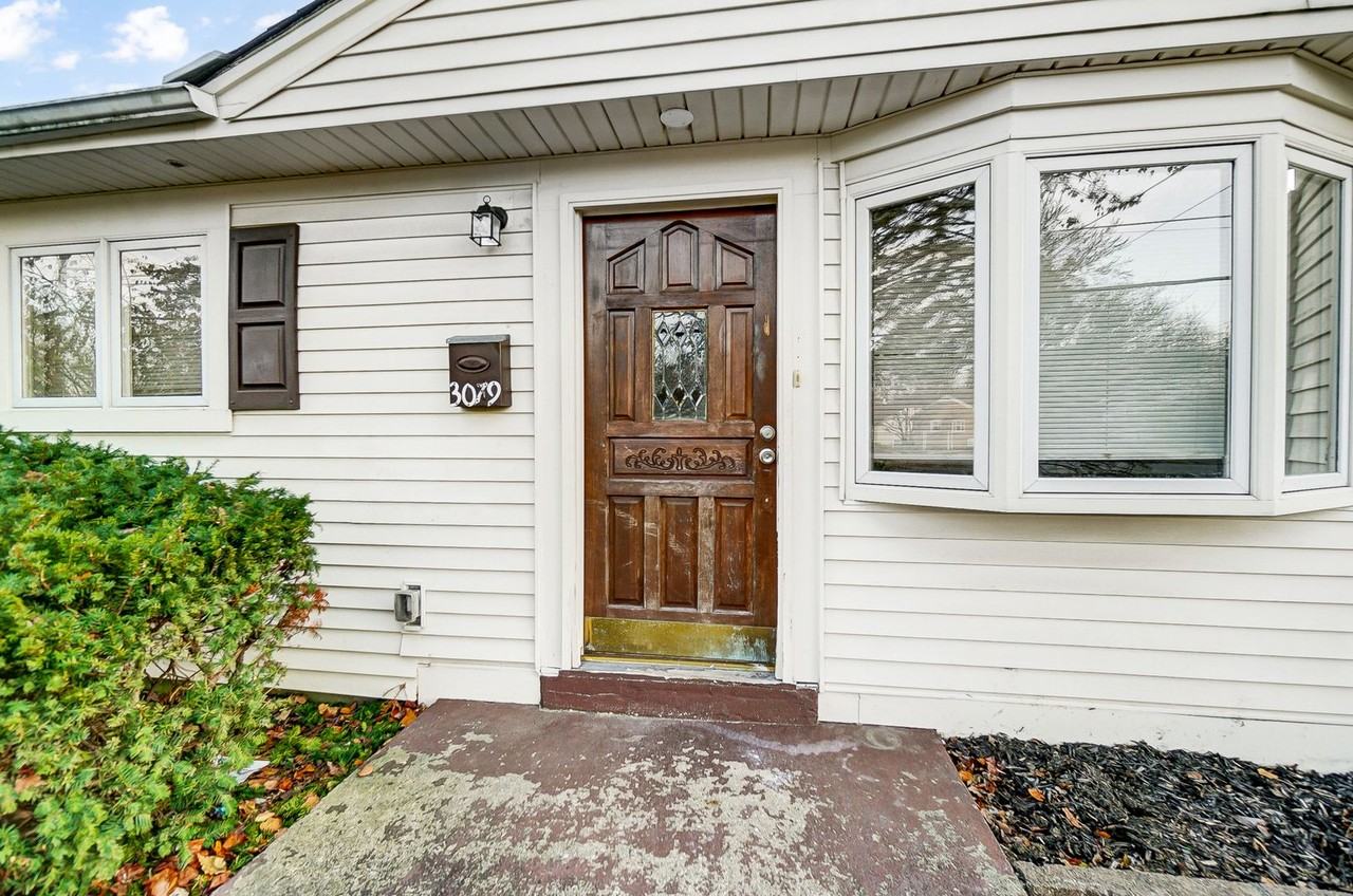 3079 Lapland Drive - Photo 5 of 50