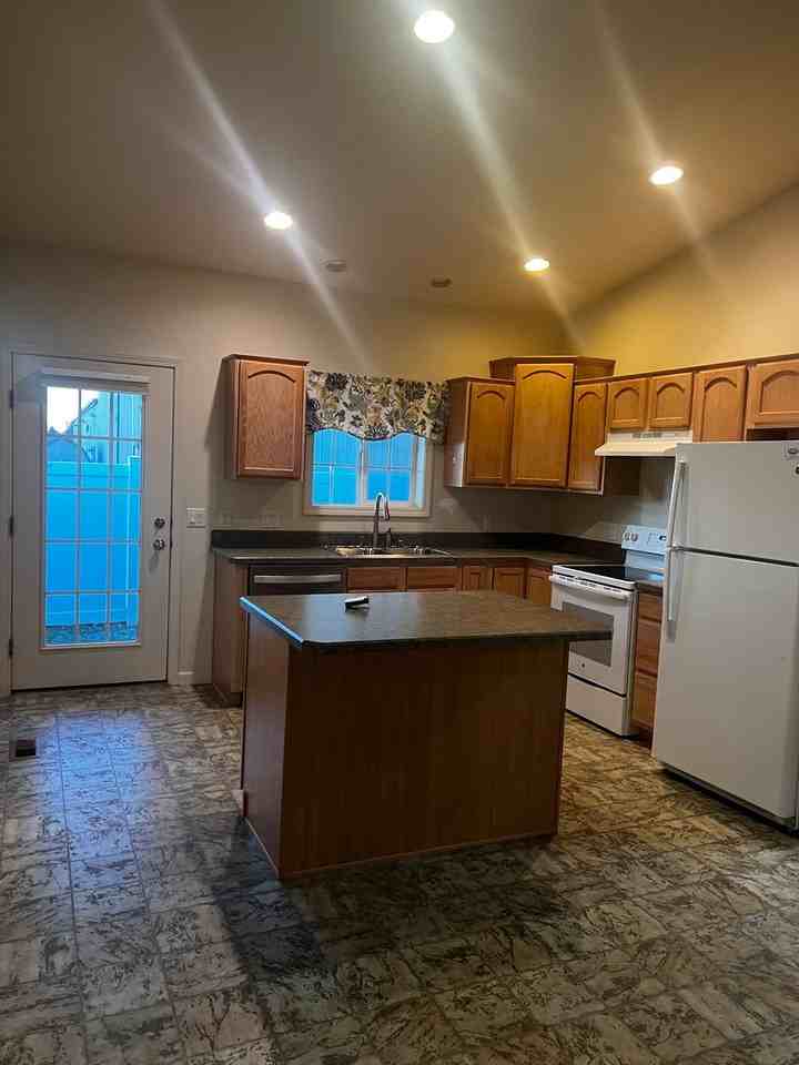 3142 New Hope Dr - Photo 4 of 20
