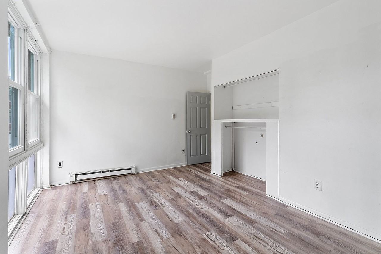 1540 W Thompson St - Photo 3 of 34