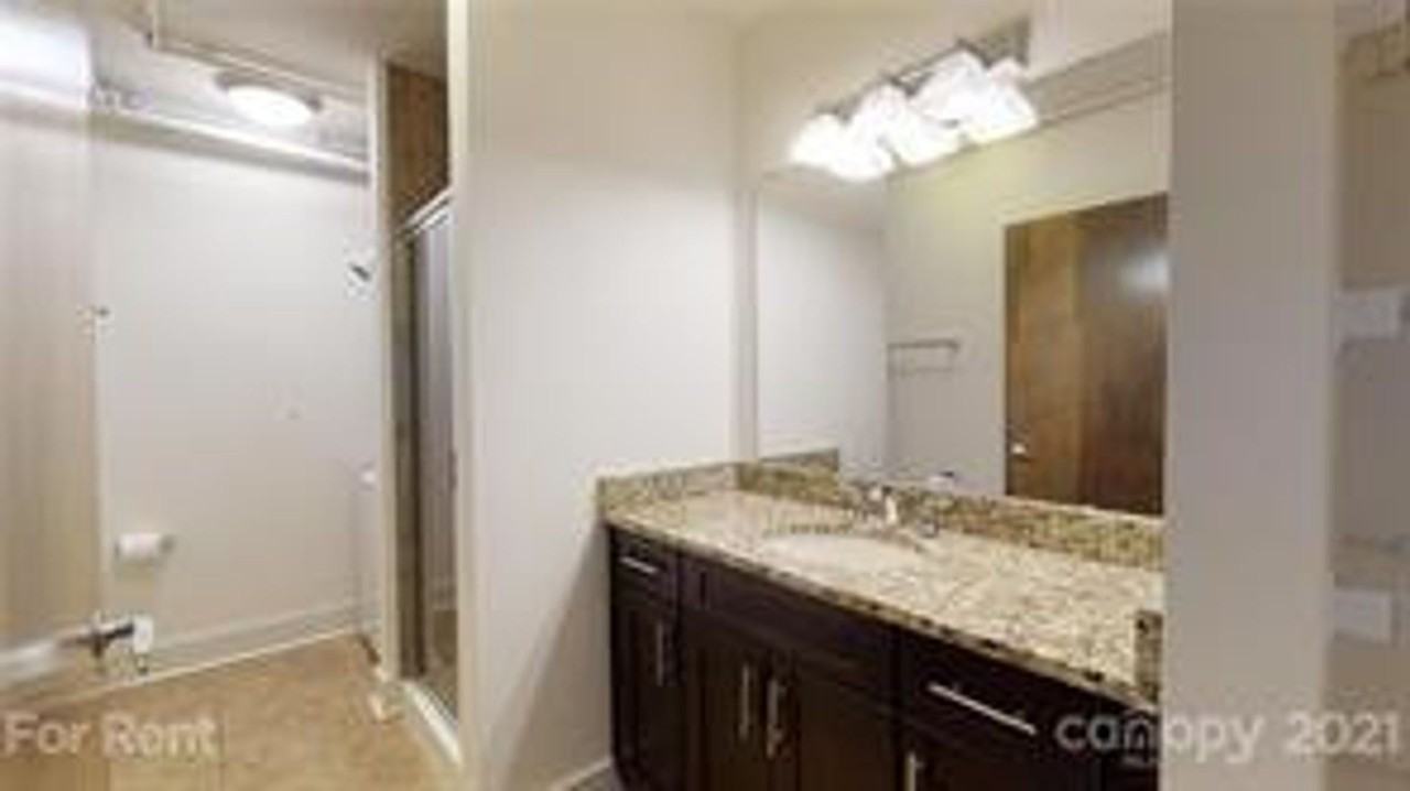 715 N Graham St #305 - Photo 5 of 8